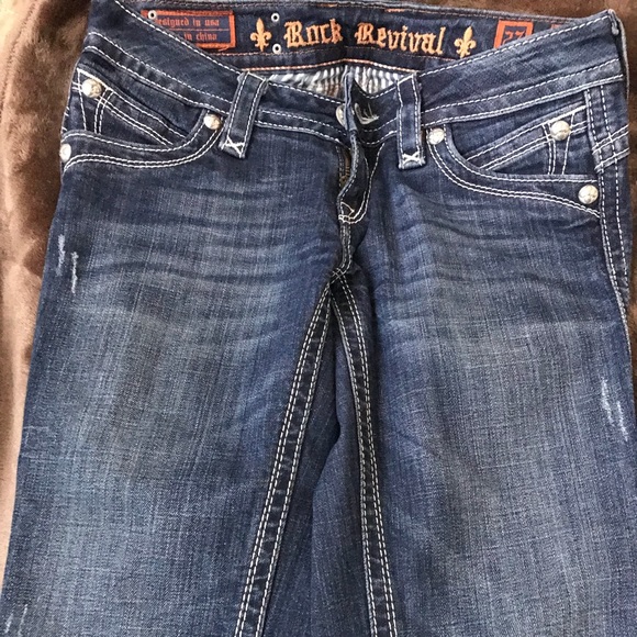 ROCK REVIVAL BLUE JEANS w/ WHITE STITCHING - Picture 3 of 4
